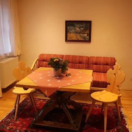 Kaiser Karl *** Apartment